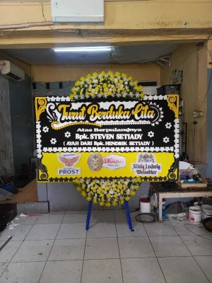 Papan Bunga di Harapan Mulia