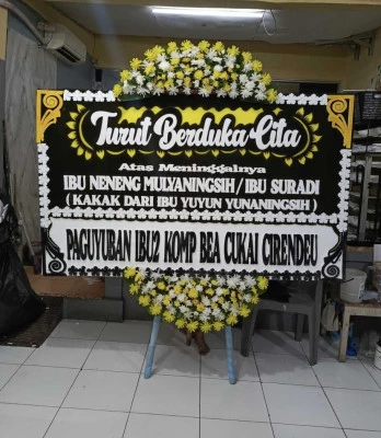 Papan Bunga di Harapan Mulia