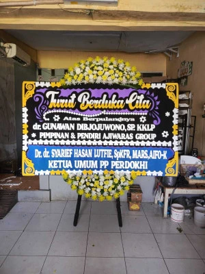 Papan Bunga di Harapan Mulia